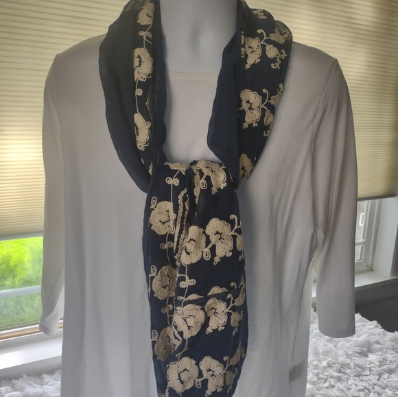Infinity Scarf, with cream raised appliques on a navy background - Picture 6 of 6